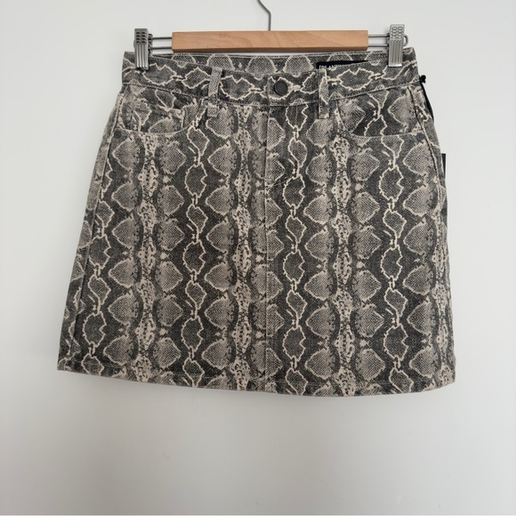 BLANK NYC snake print denim skirt NWT  size: 25 - Picture 2 of 5